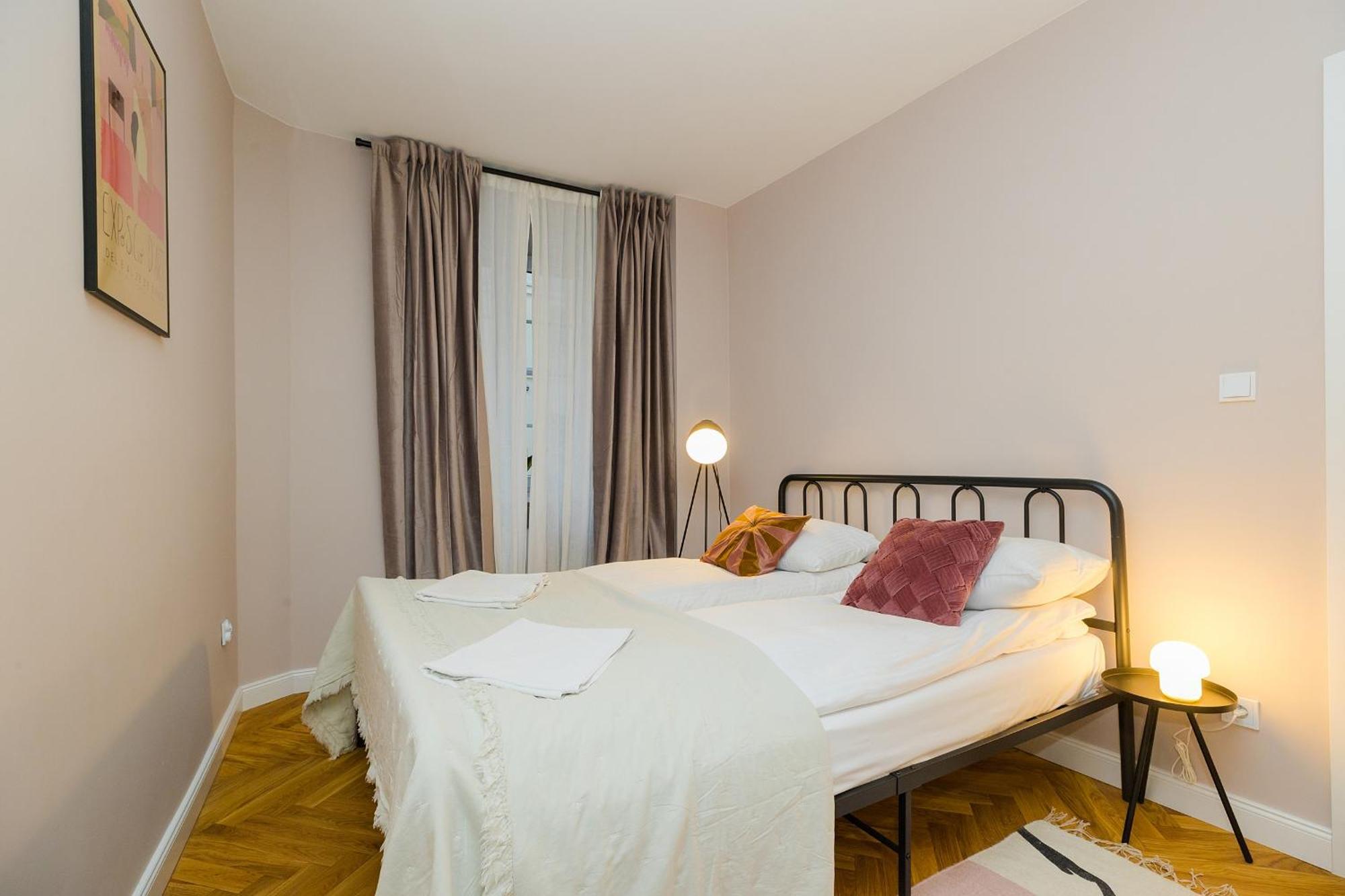 Shortstaypoland Targowa B160 Варшава Екстериор снимка